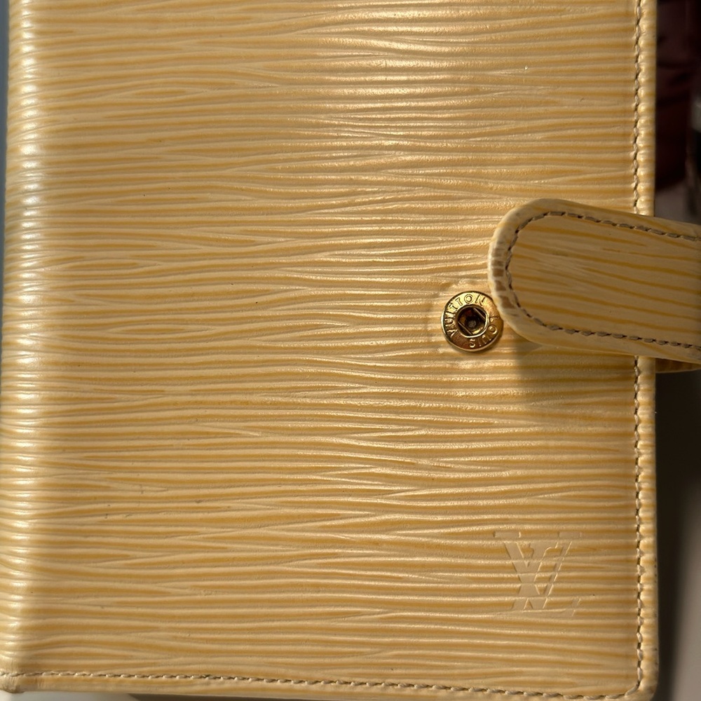 Authentic Louis Vuitton Card Holder with High Quality Leather and Snap Closure